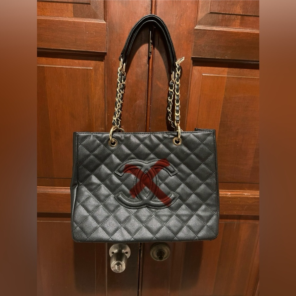 Black tote never used just been in my closett